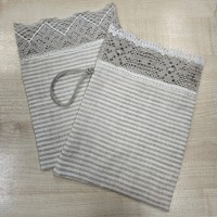 Lina dāvanu maisiņš strīpains