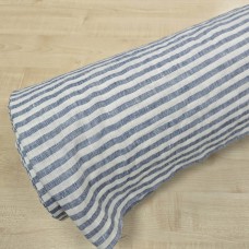 Platais lina audums mazgāts ar 1 cm platām horizontālām strīpām